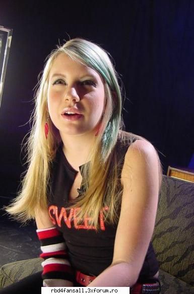 Ashley Derbez - annie - Personaje